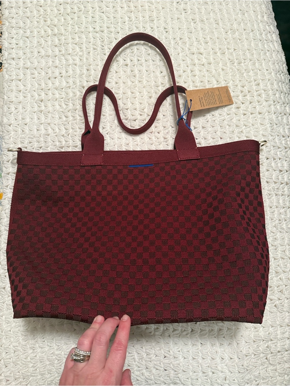 NWT Rothy’s Lightweight Zip Tote in Cabernet Check Knit Pattern - Picture 4 of 13